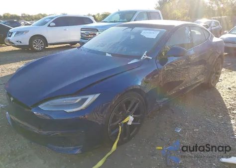 2021 Tesla Model S Plaid Tri Motor All-Wheel Drive from USA, damaged, VIN 5YJSA1E68MF452567